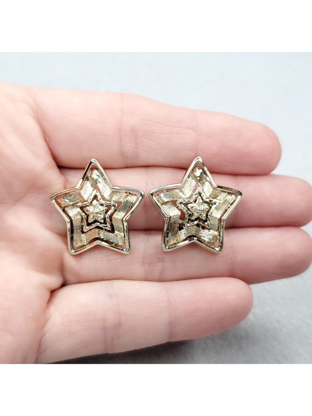 Vintage Lisner Earrings Gold Tone Star Clip On Textured 1"